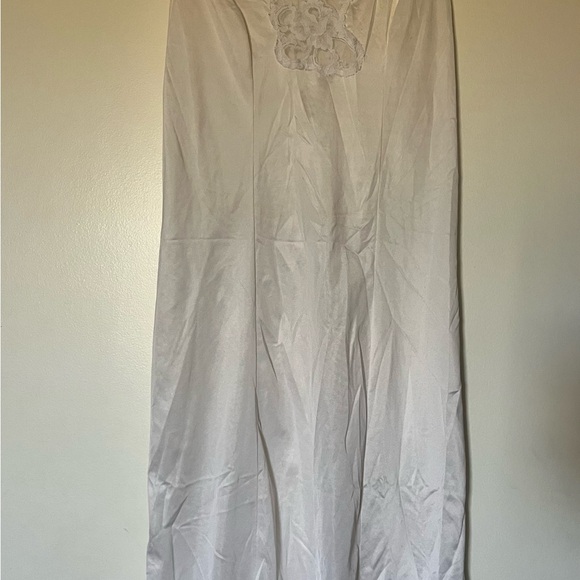 Lace Trim Satin Tank Top - Picture 5 of 11